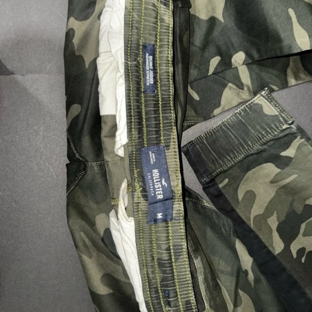 Hollister Pants I Men’s I Jogger I Side Stripe I Stretch Fabric I Super Skinny